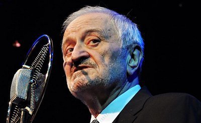 „Být starým hercem je skvělé.“ Připomeňte si Milana Lasicu v posledním rozhovoru s Lucií Výbornou