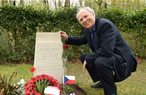 Napínavý příběh jednoho poválečného letu a radistky Edity Sedlákové-Hermannové